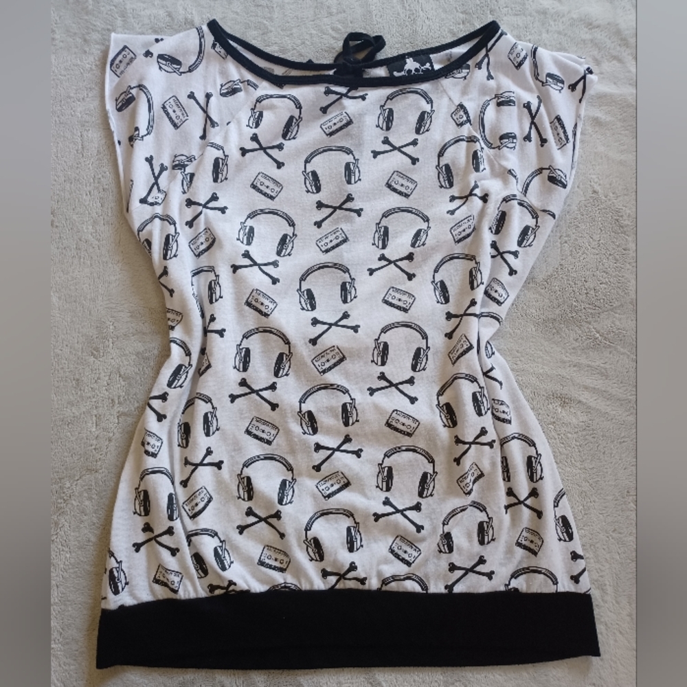 SOLD❗️Lip Service Shirt